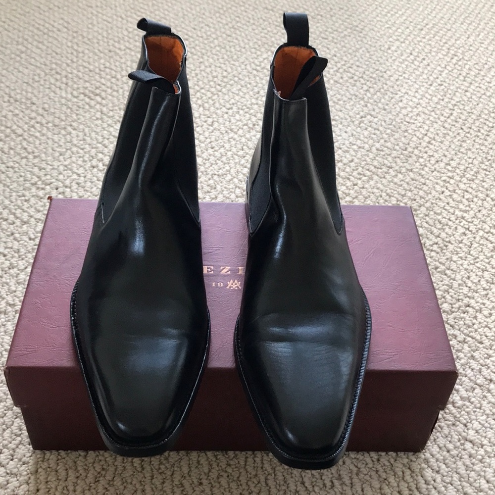 Men’s Mezlan black leather ankle boots. With box